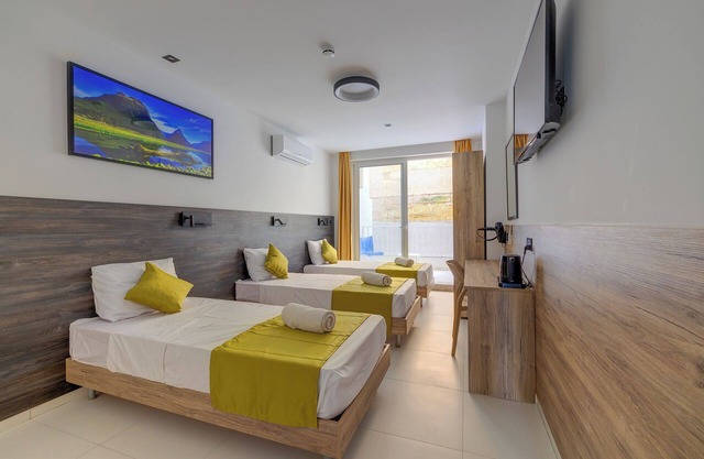 Black 7: Studio Apartment in St. Julian's