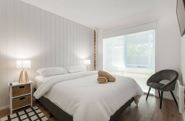 Blairgowrie Beach Townhouse- Opposite the beach-Walk to Shops- Best location!