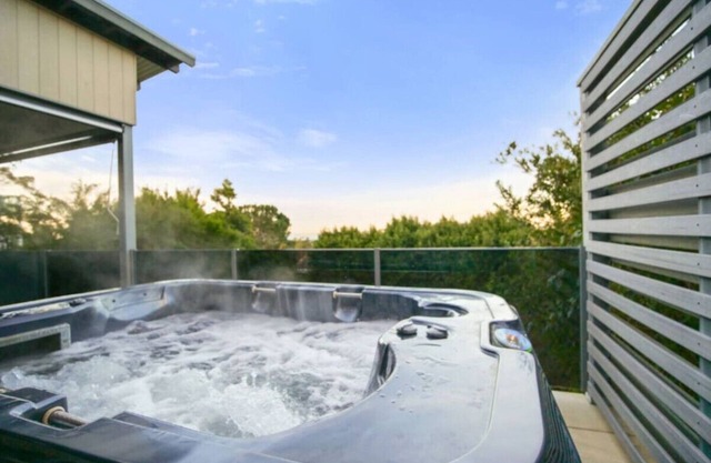 Blenheim Beauty - 3 Bdrm Home with Spa