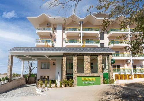 Bloom Boutique - Rishikesh Hills