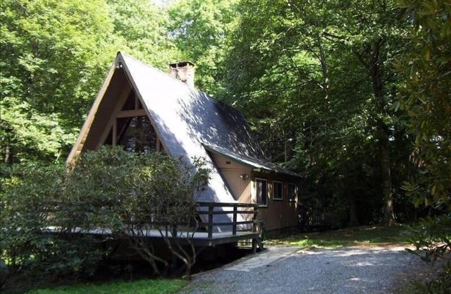 Blowing Rock Cabin on Relaxing Mountain Stream-