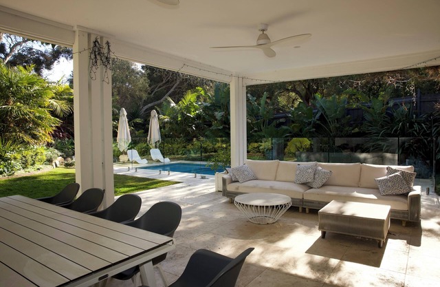 Blue Costal Haven Retreat - With Swimming Pool