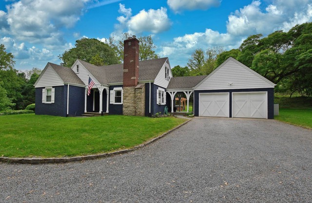 Blue Cottage East Setauket
