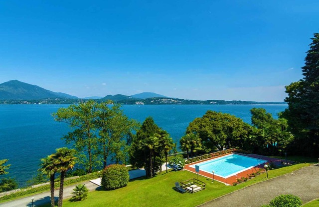 Blue Lake apartment with pool and lake view
