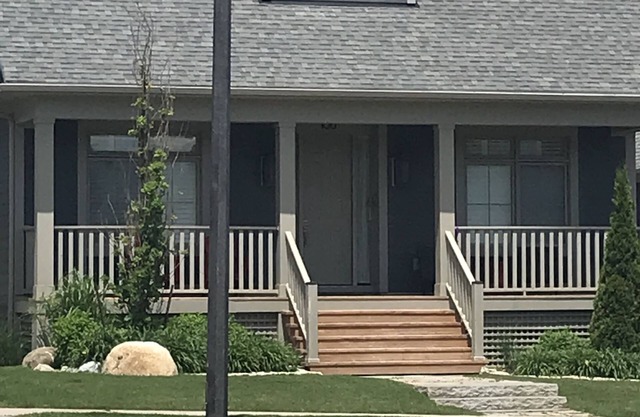 Blue mountain view, 4 bedroom home, steps to the village.