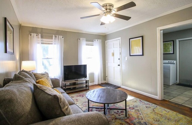 Blue-themed Duplex, Quick Drive to Downtown+Pets