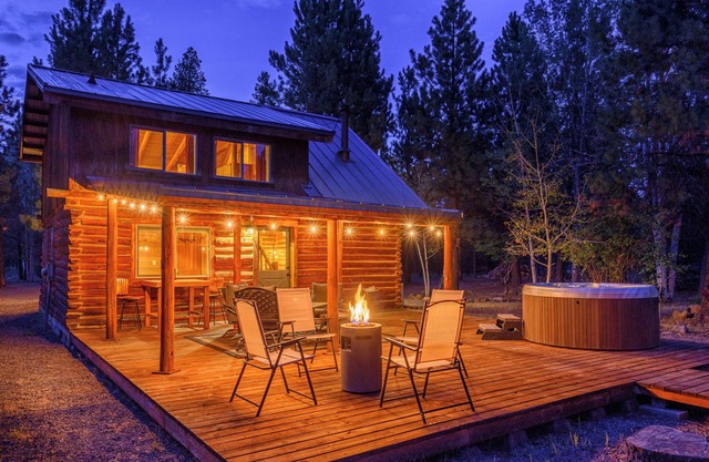 Blue Top Cabin Log Bend/SunRiver: HotTub FirePit Family/Dog/Horse Public Trails