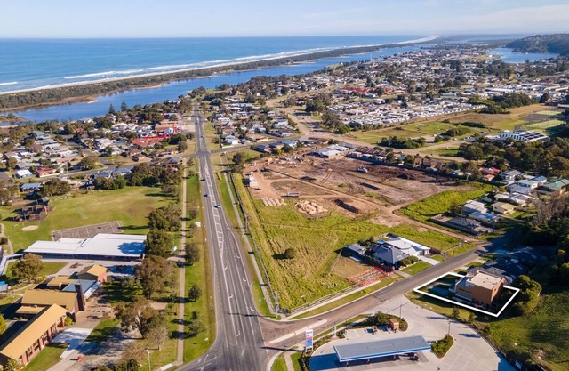 Blue Waters - Just minutes away from the Lakes Entrance foreshore