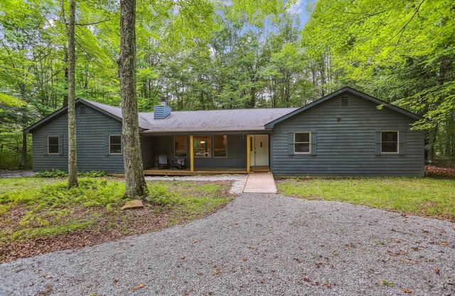 Blueberry: 3 BR, 3 BA in Canaan Valley, Sleeps 6