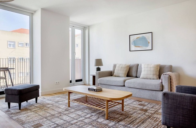 Blueground | Alvalade, fully furnished & equipped