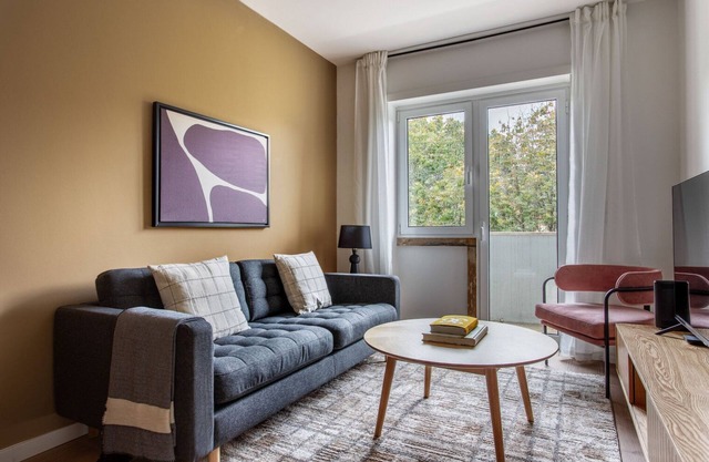 Blueground | Campo Pequeno, fully equipped