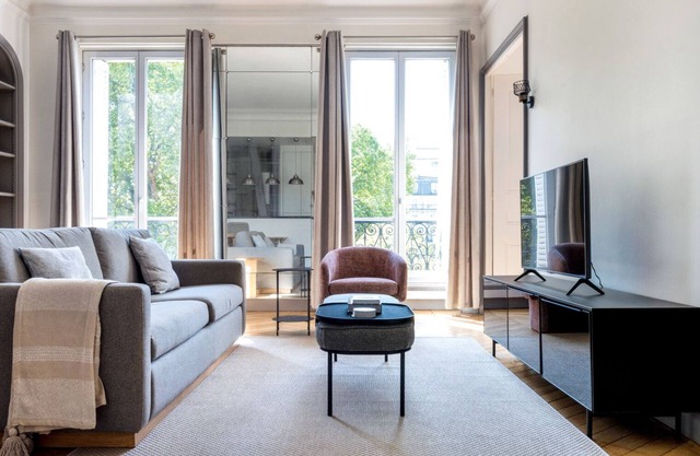 Blueground | Rochechouard, a/c, nr restaurants