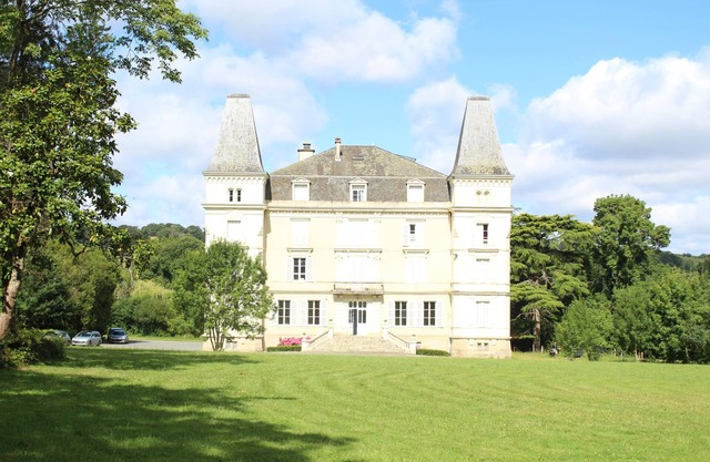 Boarding house available for groups to rent at weekends and during vacations.