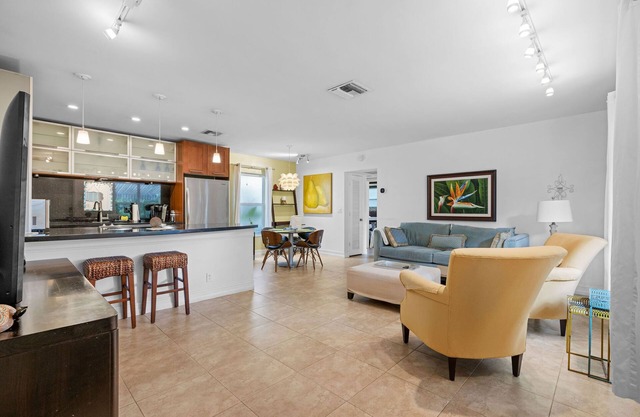 Boca Raton Beach house! Book now for season!