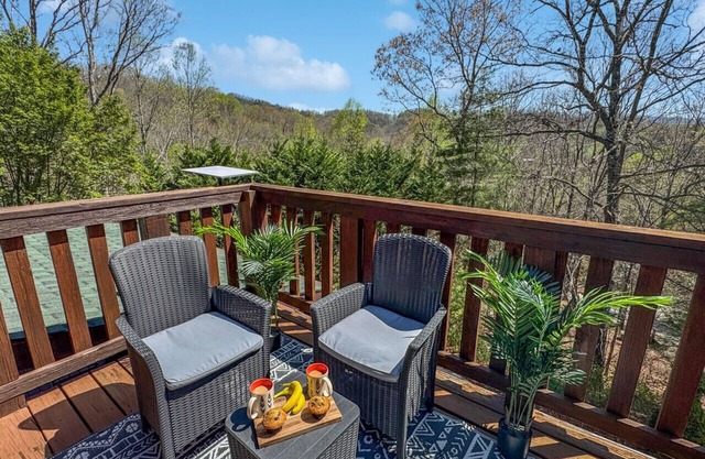 Bocce ball, outdoor movies, close to casino/golf