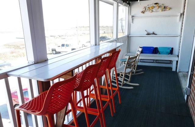 Bogue Shores 249: 1 BR, 1 BA Condominium in Atlantic Beach, Sleeps 4