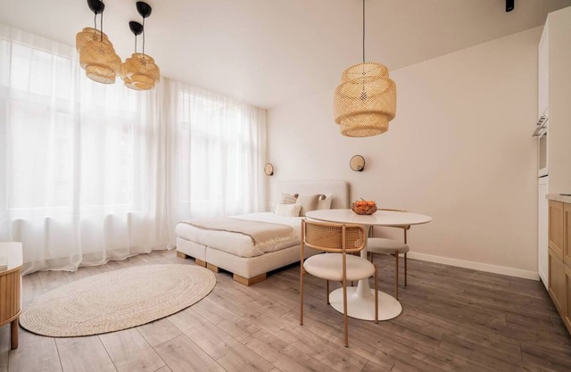 Bohemian - Chic Renovated Studio