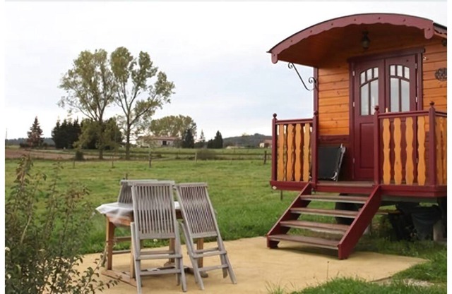 bohemian stay on the farm, aboard a comfortable and warm trailer