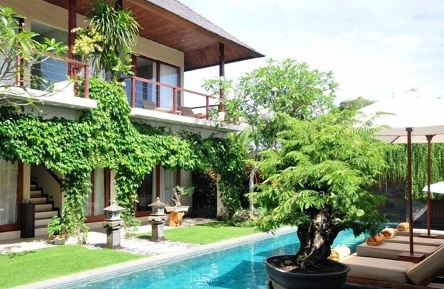 Book 4 Bedroom, stay at 5 bedroom pool villa, 250m from beach