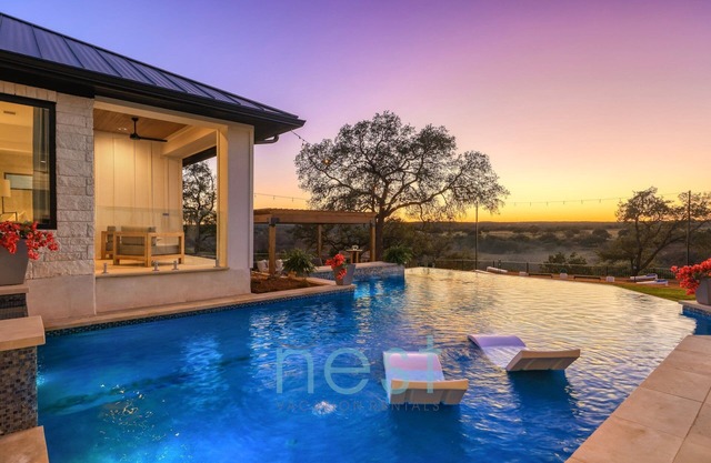 *Book 4, Get 3 Free – Stay 7 Nights, Pay for 4!*