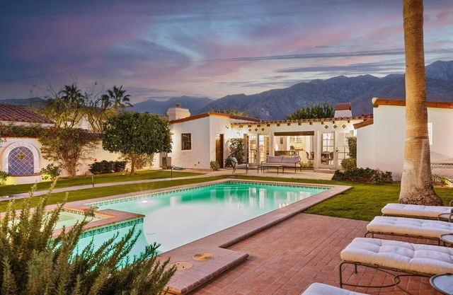 Book a Fall Getaway Today! Modern Palm Springs Home with Pool and Hot Tub!