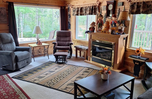 Book now for Winter! Direct trail access. Cabin very well maintained. nnnnnnn n