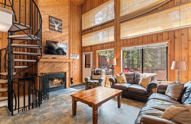 Book Today for Holidays! Lovely Home with Indoor/Outdoor Pool Access, Hot Tub, Tennis Courts, &