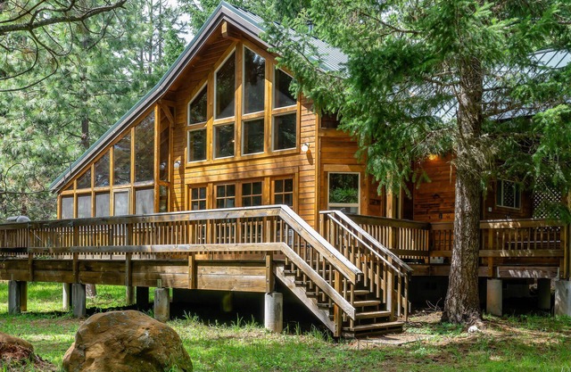 BookStayHop - #1B Soda Mountain ~ Green Springs Cabins ~ Jacuzzi Tub~ Kitchen~