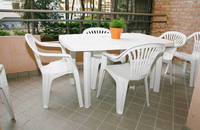 Boschetto two-room flat with air conditioning a few steps away from the beach