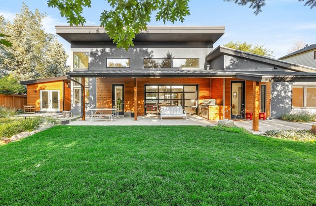 Boulder Indoor-Outdoor Oasis