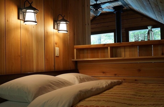 Boutique Mountain Lodge, 4 cabins, 20 km South of Nelson