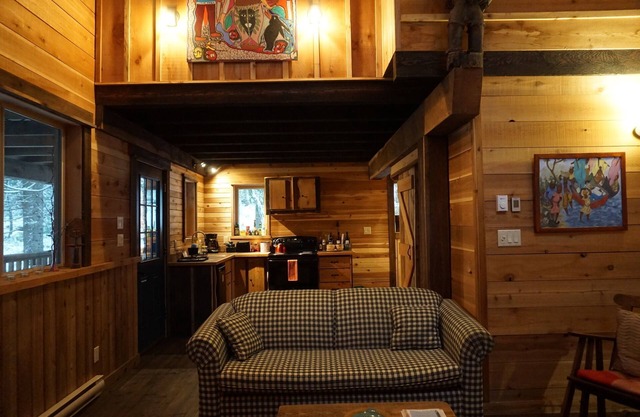 Boutique Mountain Lodge, 4 cabins, 20 km South of Nelson