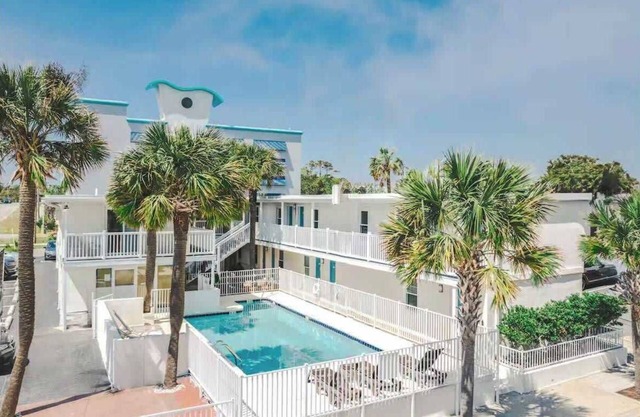 Boutique on the beach, Studio #119 + Pool