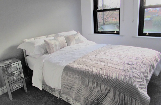 Boutique Suites Worcester -Amber Suite