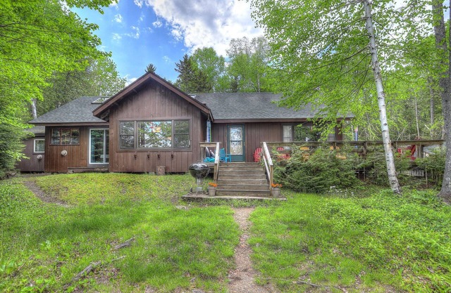 🐾Boyd - Rustic, spacious, dog friendly home on Mooselookmeguntic Lake
