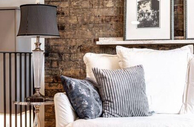 Bradshaw Lofts: La Galleria