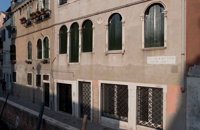Bragadin della Palma in Dorsoduro (027042LOC04033)