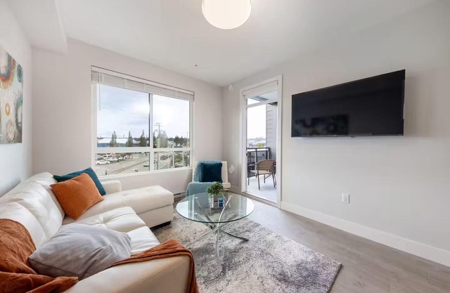 Brand New 1 Bedroom + Office - Langley Downtown City