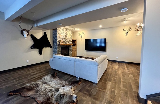 Brand New Cabin Feel Walkout with Private Entrance