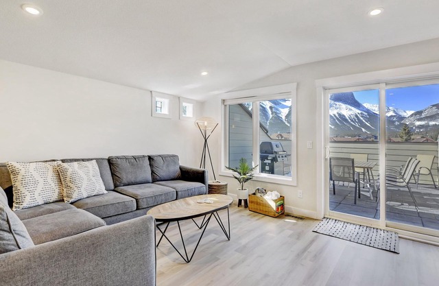 Brand New Canmore townhome