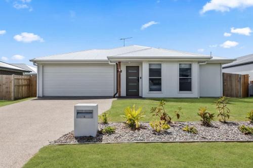 BRAND NEW Central Stylish Home