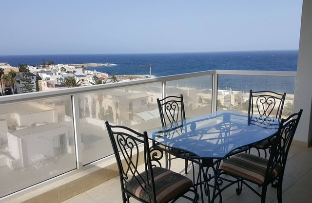 Brand new, lovely, sea view Qawra apartment