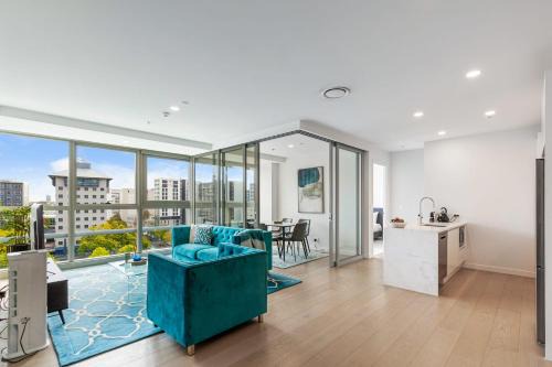 Brand New! Luxe 3BR In Aotea Square I Zodiak Stays
