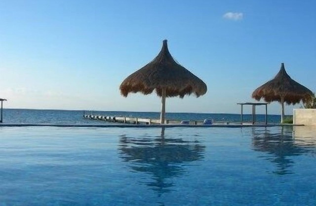 Brand New Luxury Villa, 3 BR, 3.5 Bath, Ocean Front, Sleeps 6