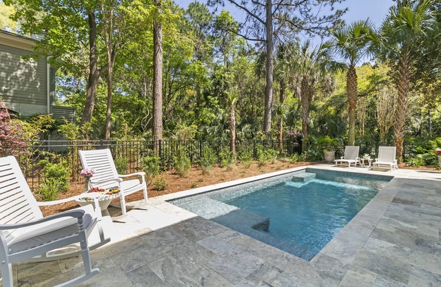 Brand new pool, central location