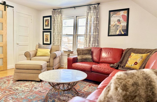 Brand New Stylish Condo near Trails & Downtown