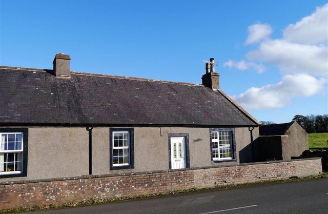 Branta Cottage - a cottage that sleeps 4 guests in 2 bedrooms