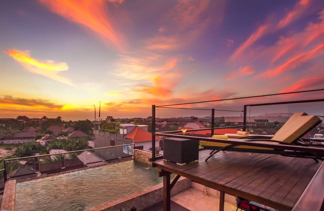 Breathtaking 2BR Villa In Central Seminyak! - 8Min Walk To Seminyak Beach W/Pool