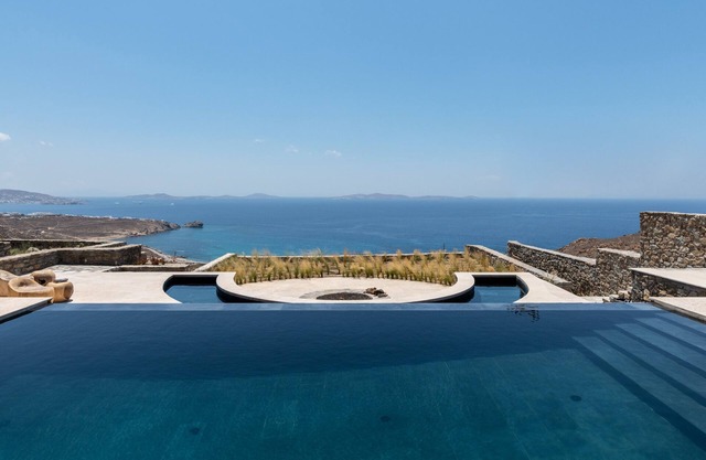 Breathtaking 5 bedroom villa with Private Pool