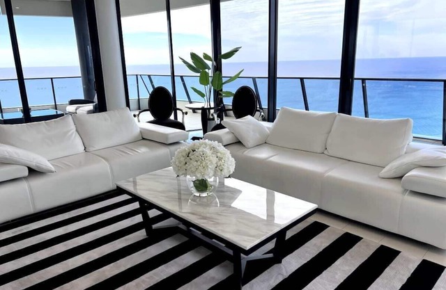 Breathtaking Ocean Views Sub-Penthouse 46th floor